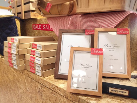 雑貨屋 おしゃれ 可愛い フォトフレーム 無垢 ウォルナット シンプル Skips! LIVINGHOUSE nordico セール 雑貨屋 おしゃれ 可愛い フォトフレーム 無垢 ウォルナット シンプル Skips! LIVINGHOUSE nordico セール