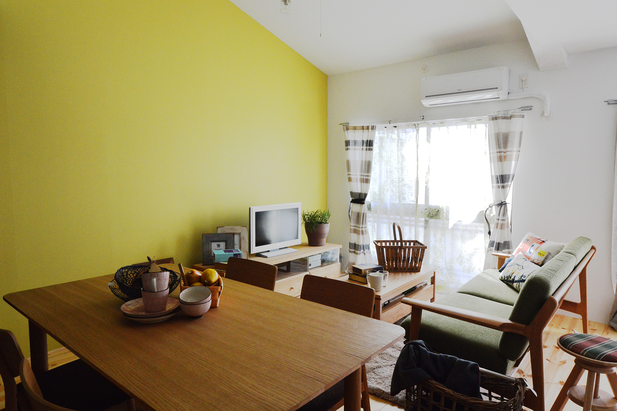 LIVING HOUSE リビングハウスオリジナル黄色い椅子