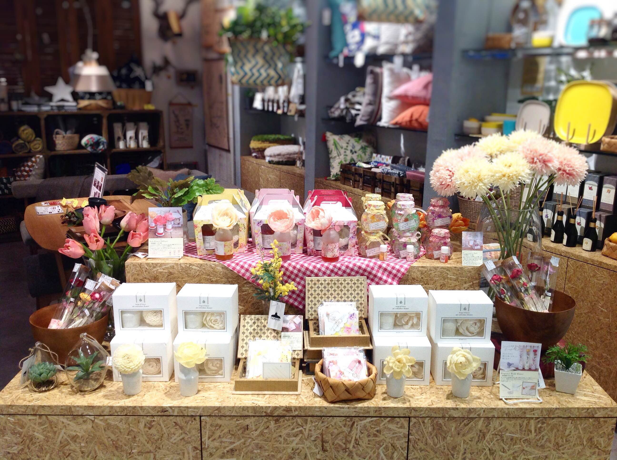 インテリア、ART、小物、リビング 春気分アップのインテリア小物 ｜ リビングハウス企業サイト