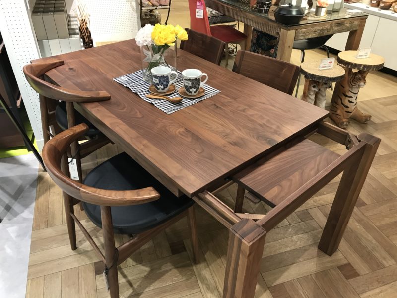 天然無垢材の伸長式ダイニングテーブル！ 家具・インテリアショップのLIVING HOUSE.（リビングハウス）