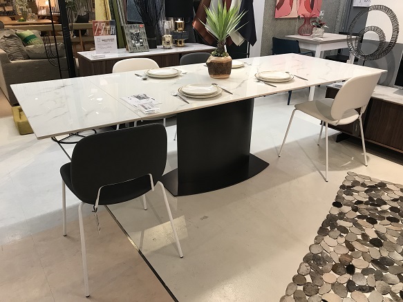 ★新入荷！おすすめダイニングテーブル★ 家具・インテリアショップのLIVING HOUSE.（リビングハウス）