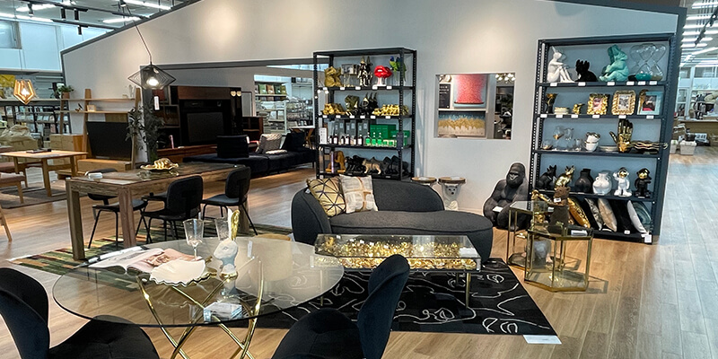 LIVING HOUSE. ふとんタナカ金沢本店