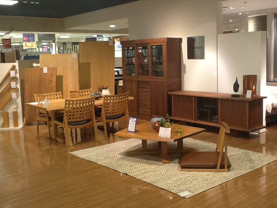 高山ウッドワークス　家具